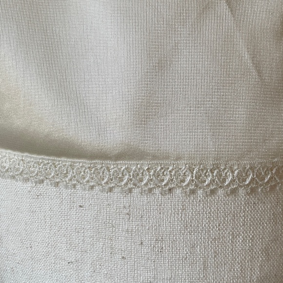 vintage slip top, size 34 - Picture 5 of 6
